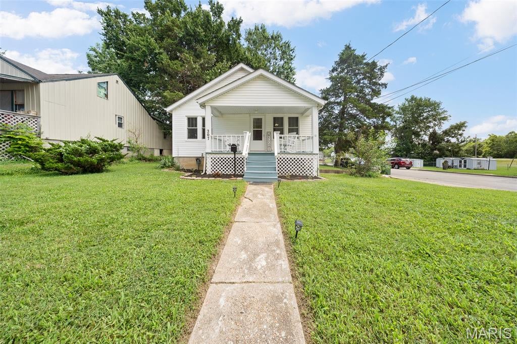 207 S Olive Street — photo