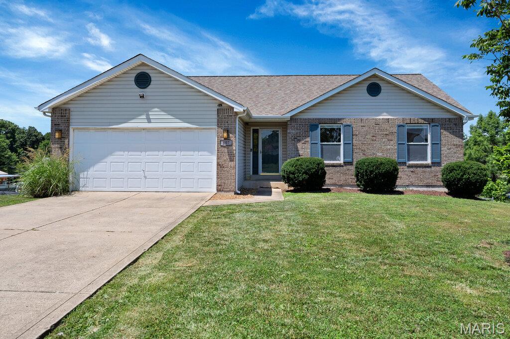 907 Sherwood Drive — photo