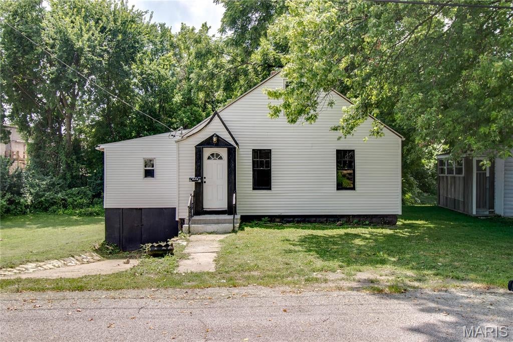 619 Elfgen Street — photo