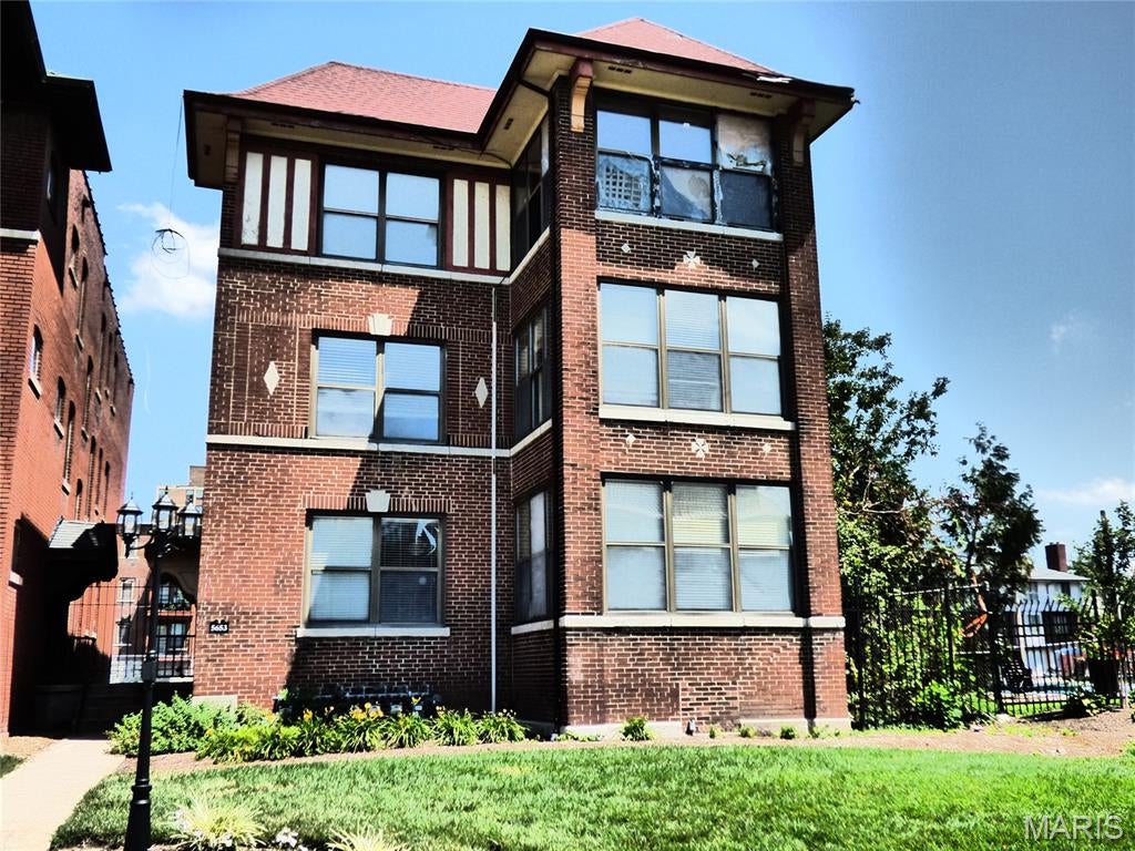 5653 Waterman Boulevard 3S — photo