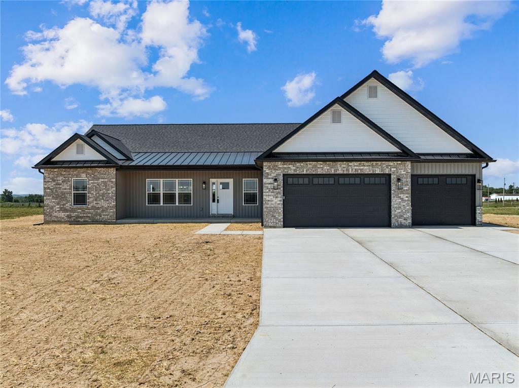 101 Sunrise Lane — photo