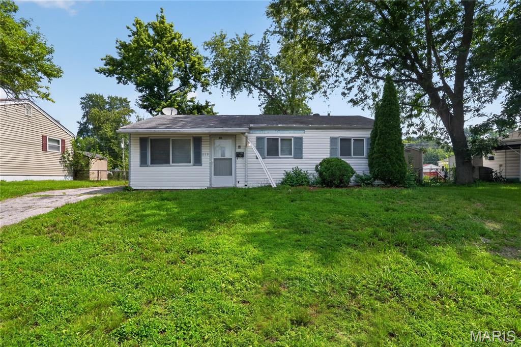 835 Lexington Park — photo