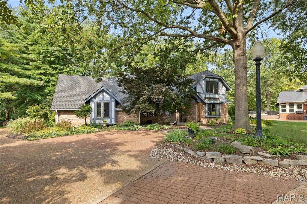 5 Pinebrook Court — photo