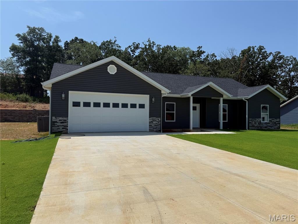 321 Kearbey Drive — photo