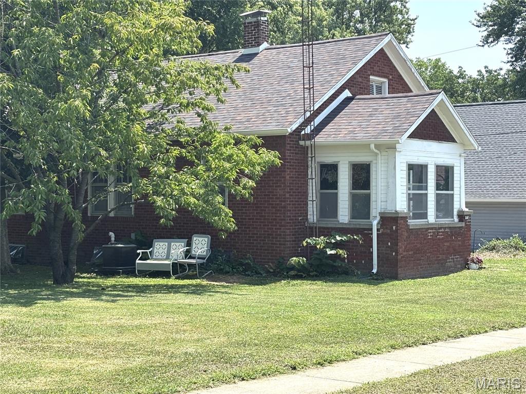 222 N Locust Street — photo