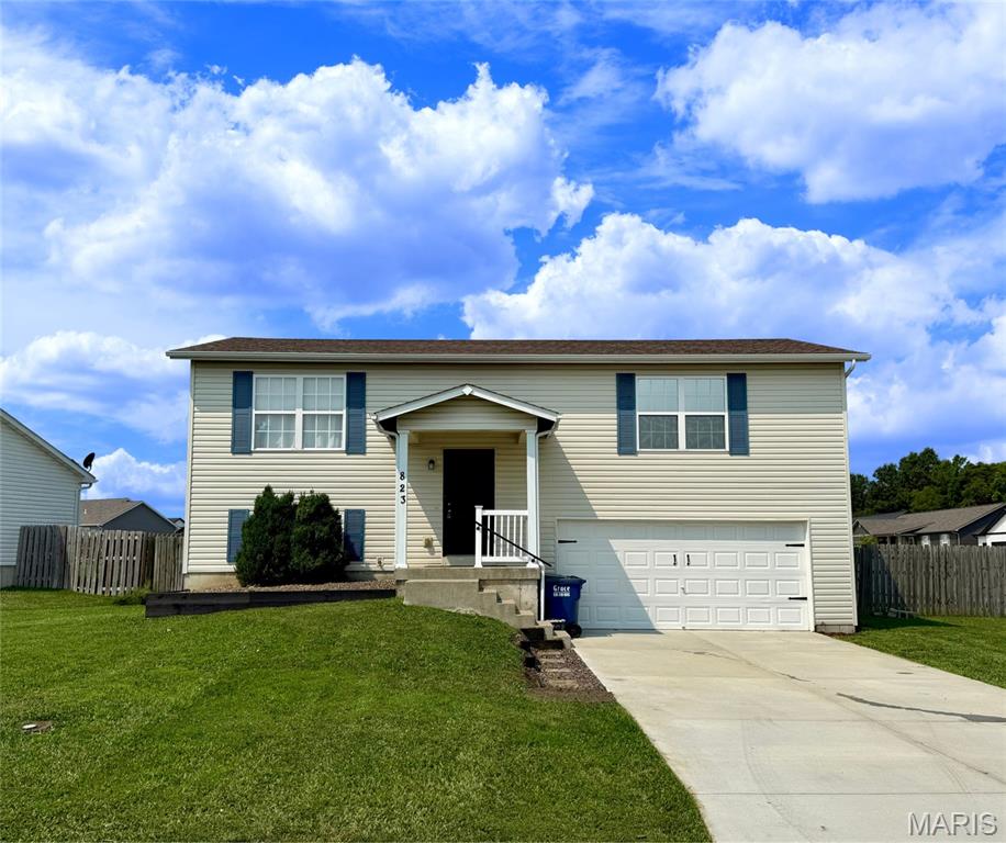823 Legolas Lane — photo