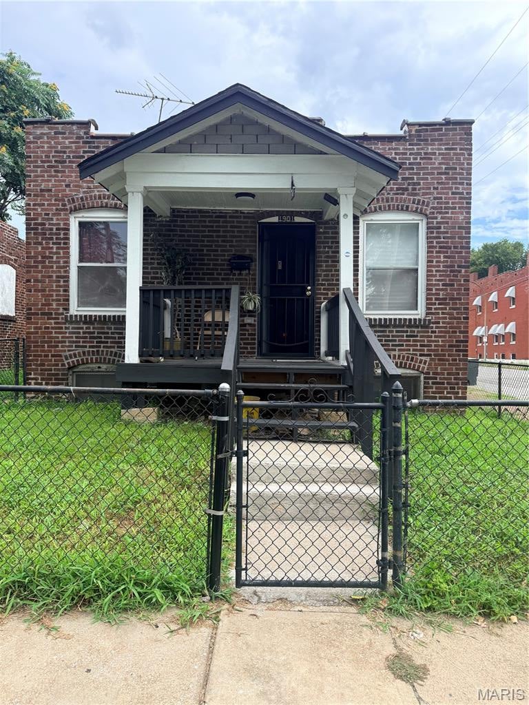 1901 Agnes Street — photo