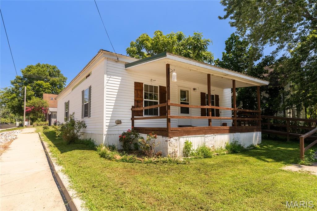 103 E Illinois — photo