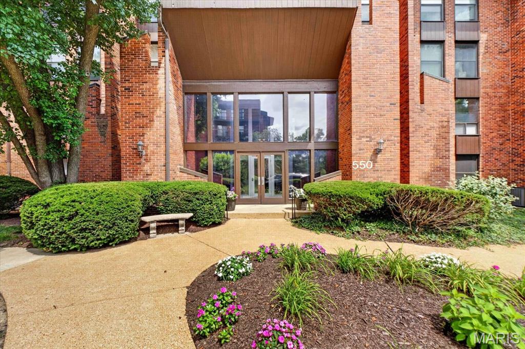 550 Coeur De Royale Drive 408 — photo