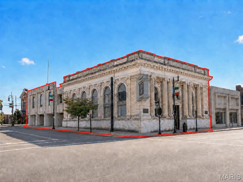 102 W Main Street — photo