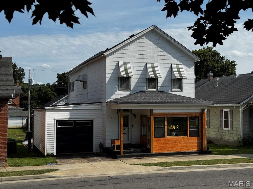 906 Georgia Street — photo