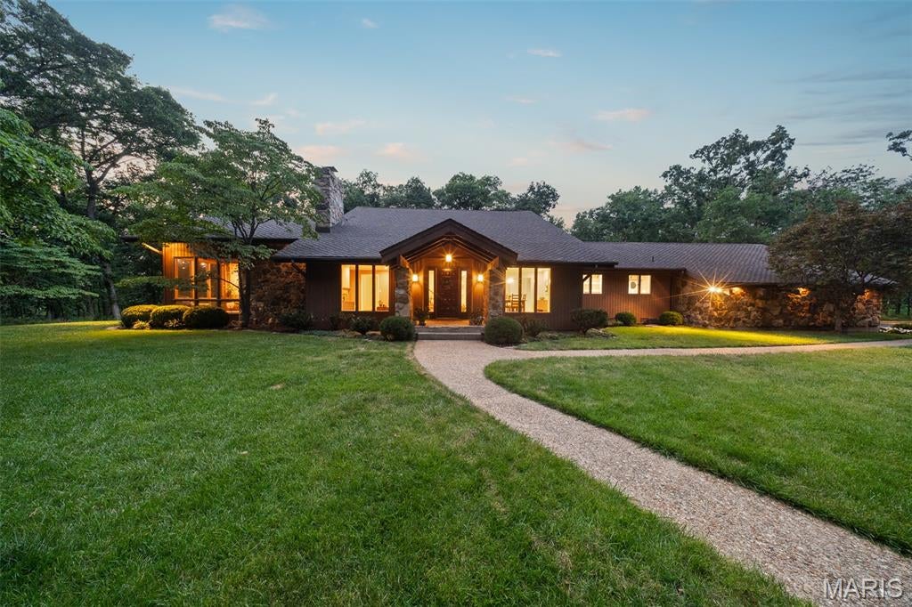 511 E Christy Drive — photo