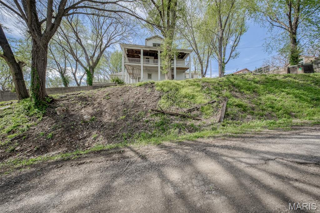 131 W 2nd Street — photo
