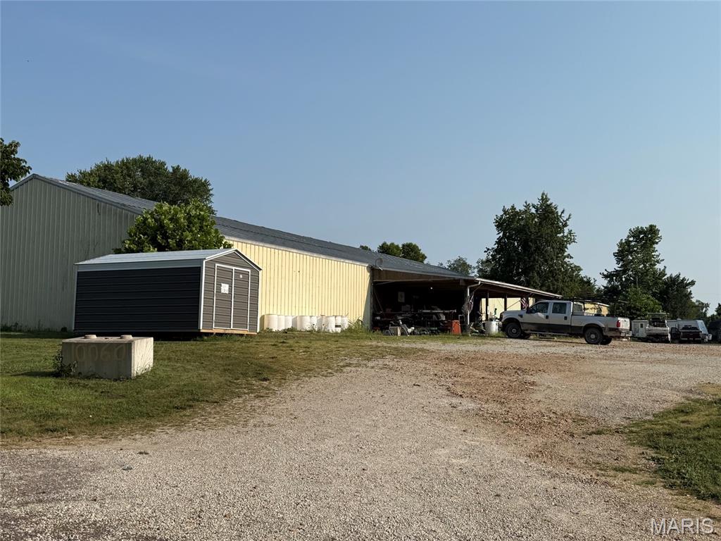 10060 Hwy M — photo