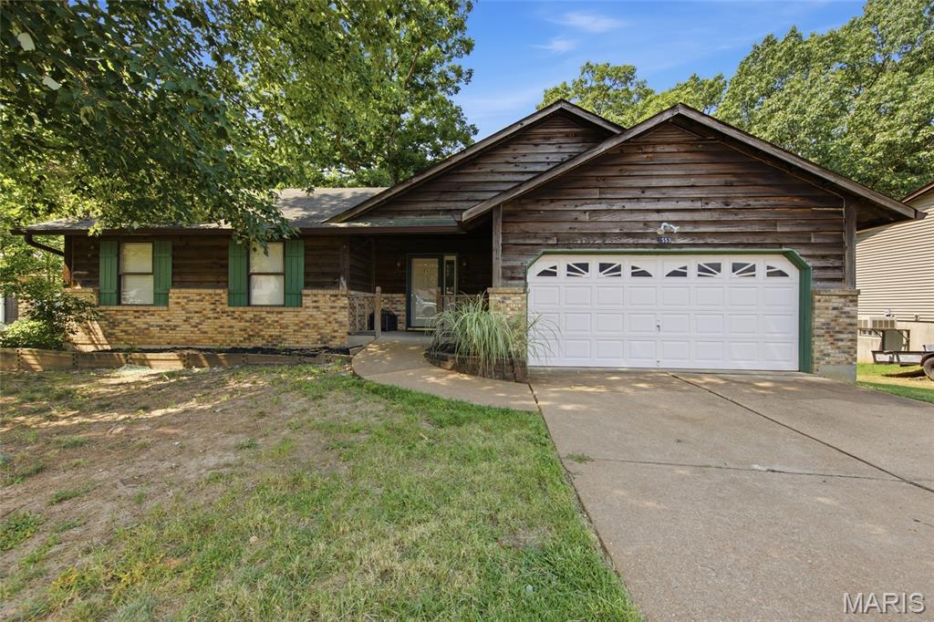 2553 Tricia Lane — photo