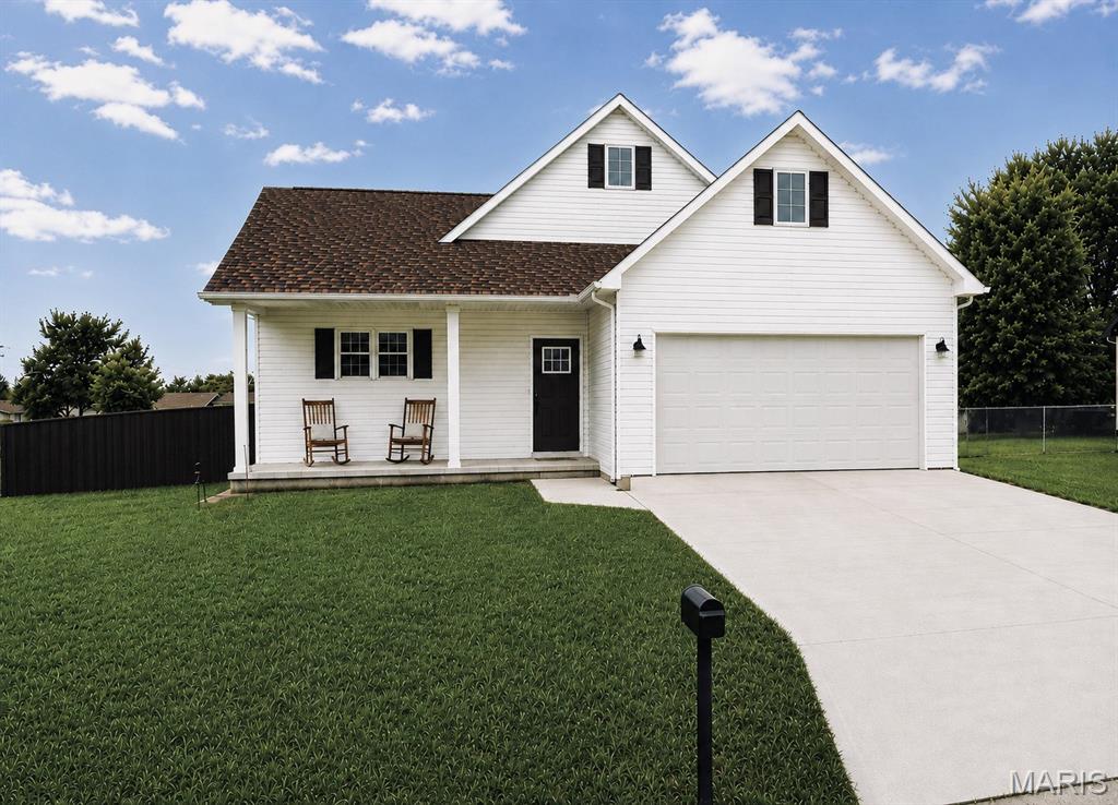 121 Grant Drive — photo