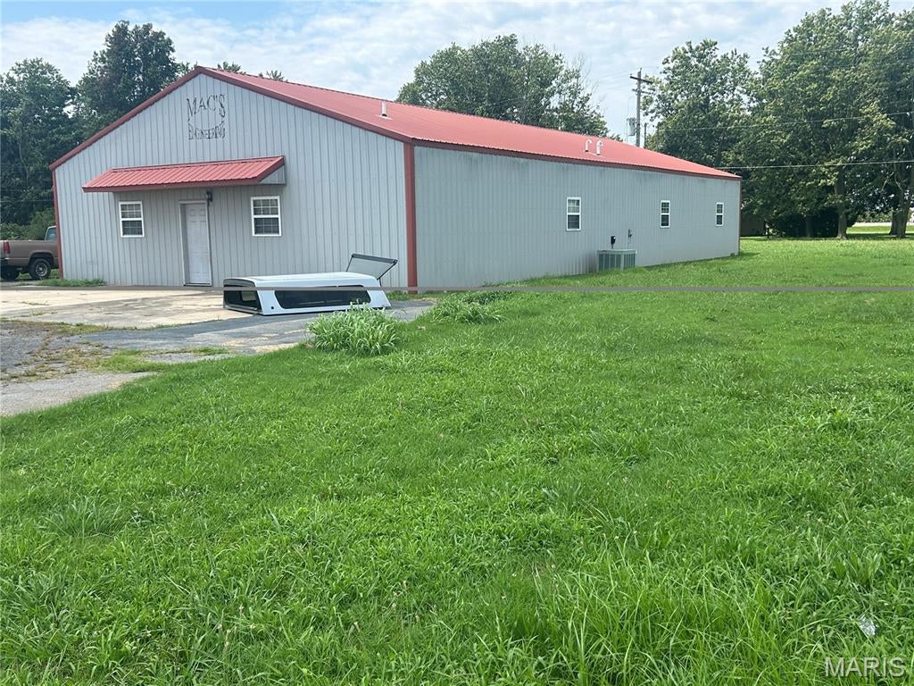 Home in Bernie, MO 63822 — photo 3