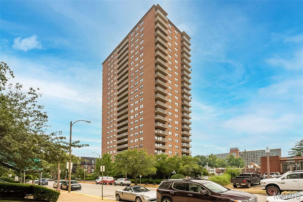 4466 W Pine Boulevard 2E — photo