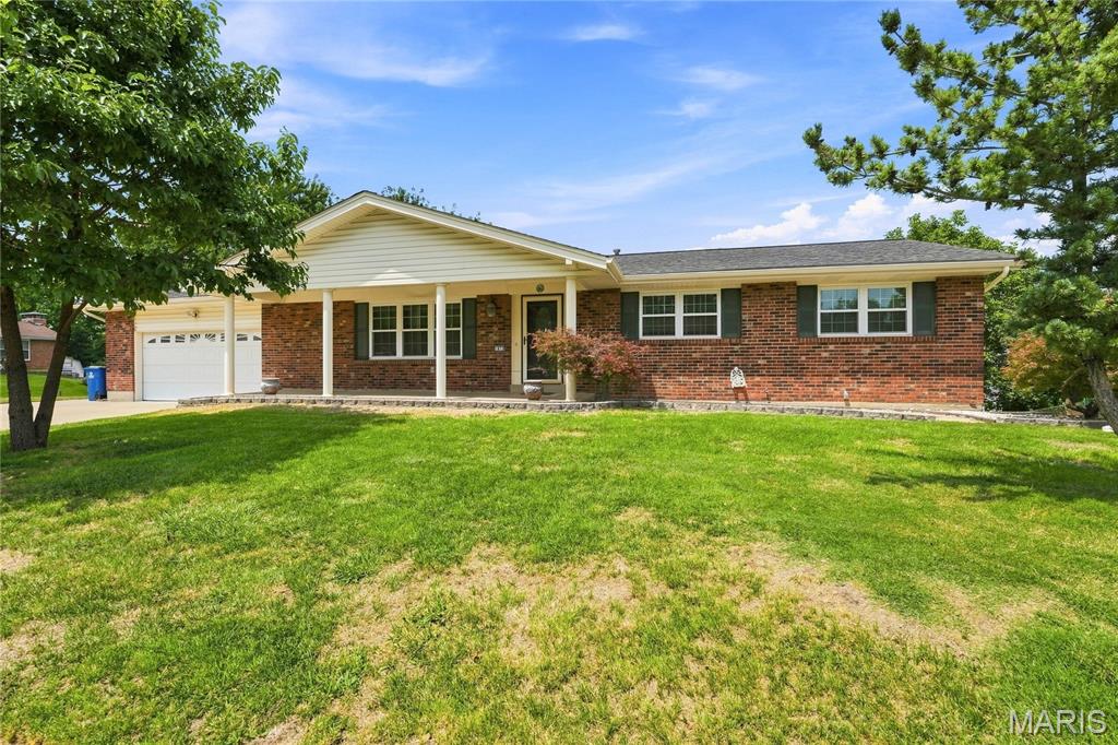 1613 Tamarack Drive — photo