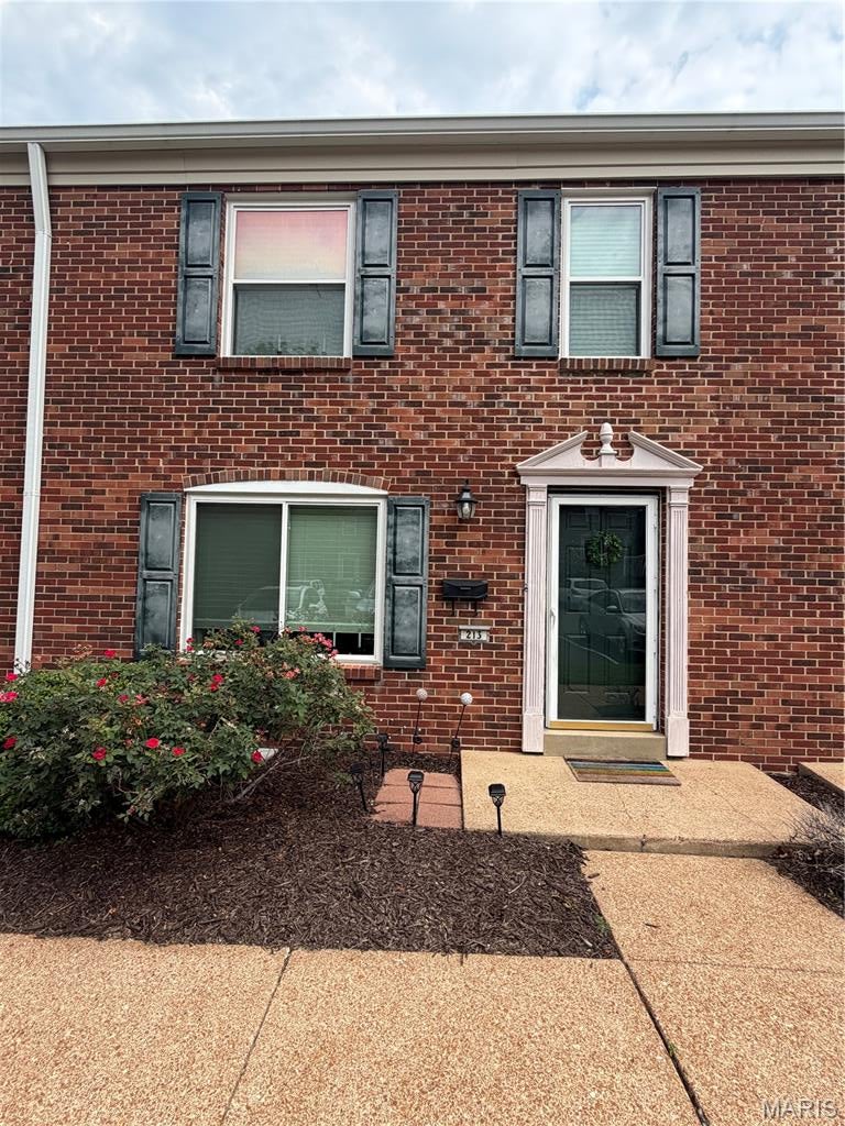 213 Charmers Court — photo