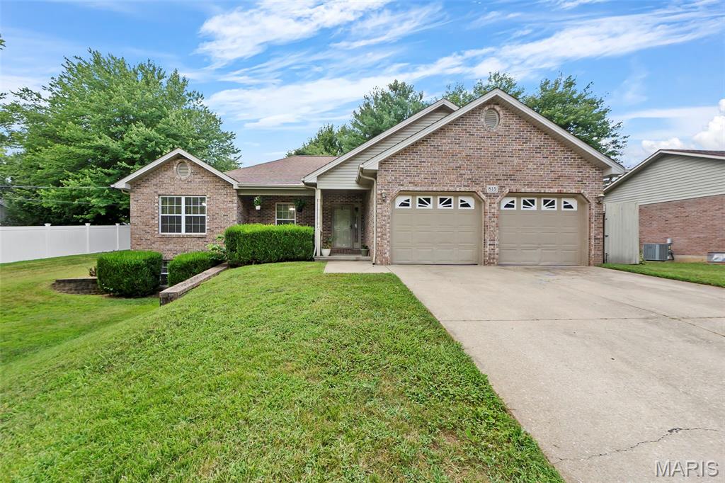 815 Pecan Lane — photo