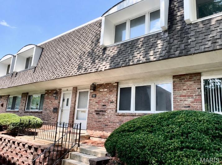 1072 Lafayette Court — photo