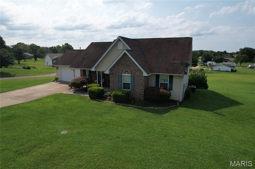 103 Azalea Drive — photo