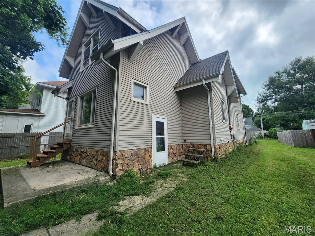 907 Johnson Street — photo