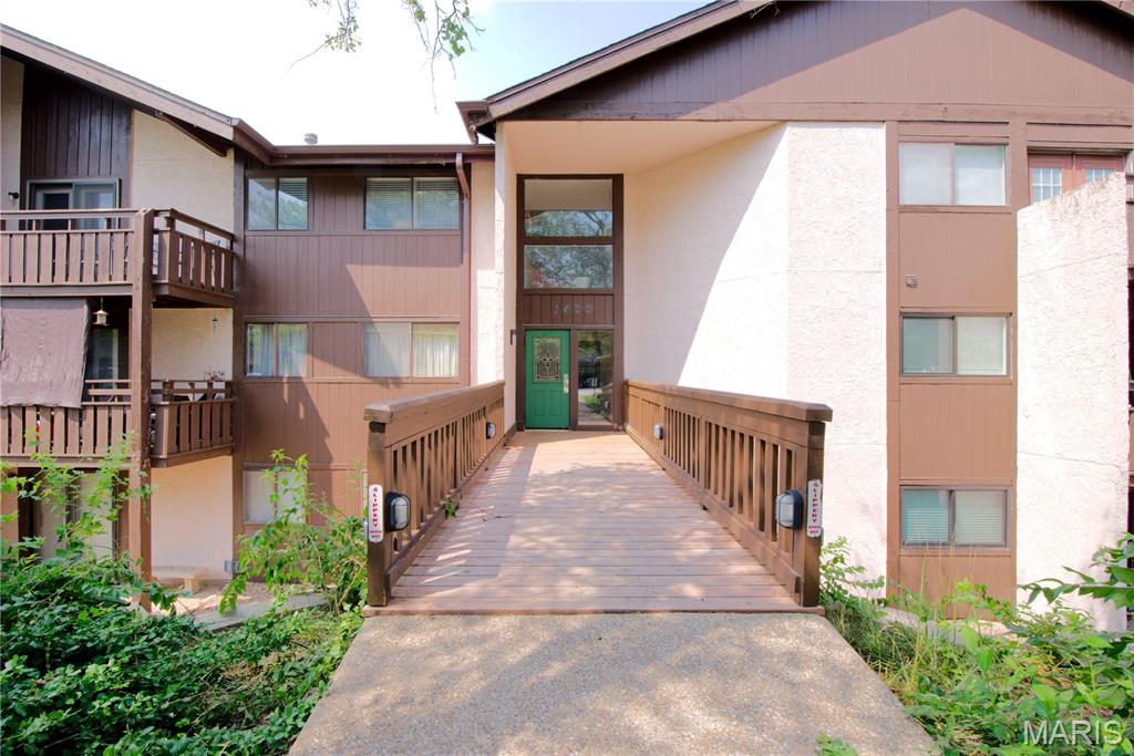 1400 Heritage Landing 304 — photo