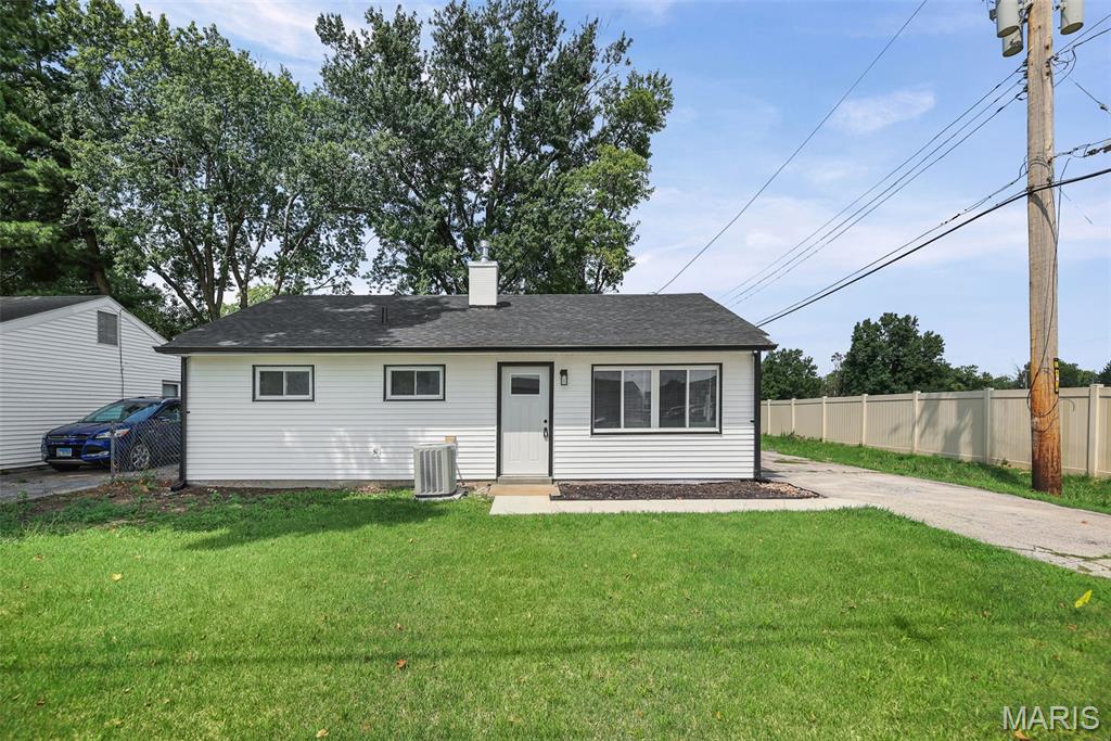 1009 Royal Heights Road — photo