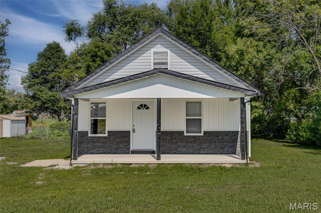 3037 Highway 221 — photo