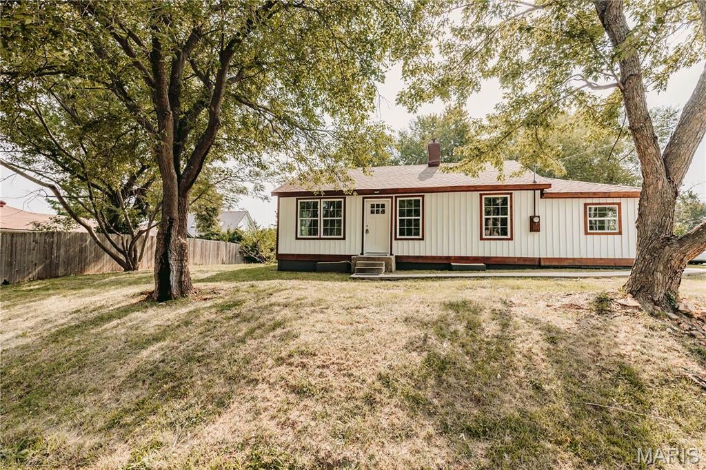 303 S Pine Street — photo
