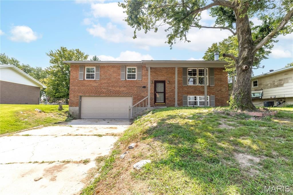 853 Cambridge Drive — photo