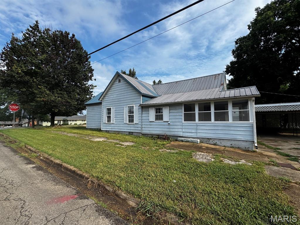 709 Walnut Street — photo