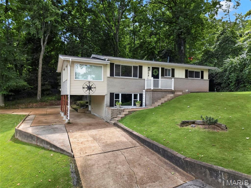204 Appletree Court — photo