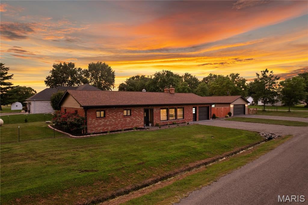 8435 Prairietown Road — photo