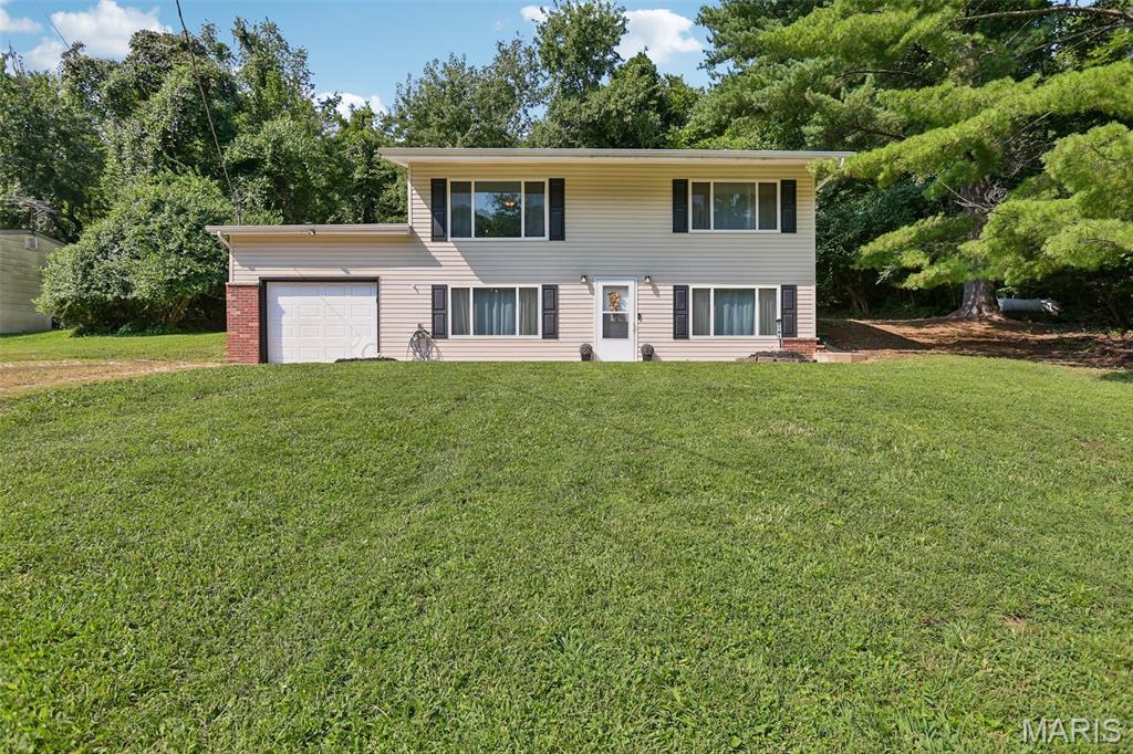 2101 Linnus Drive — photo