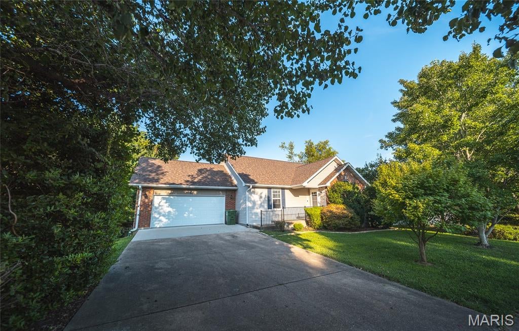 821 Cambridge Drive — photo
