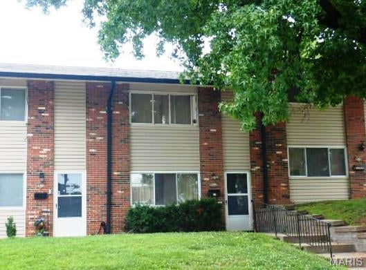 9072 Villaridge Court — photo