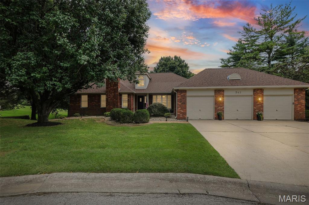 342 Oak Hill Drive — photo