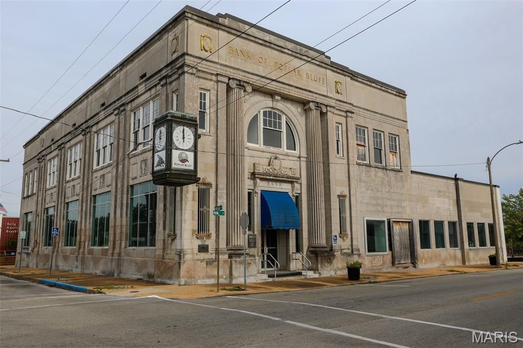 200 S Main Street — photo