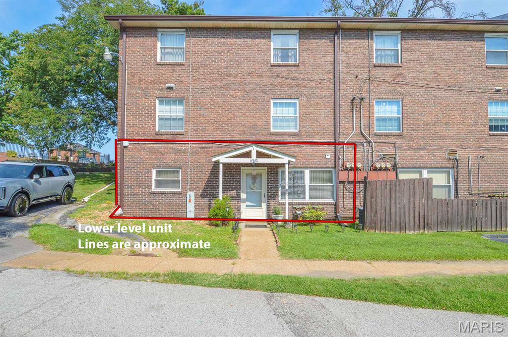 6941 Colonial Woods Drive 27 — photo