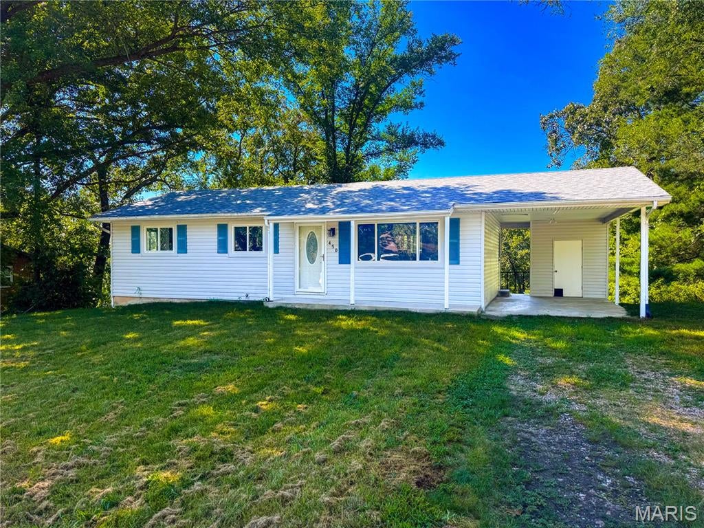 450 Hillcrest Drive — photo