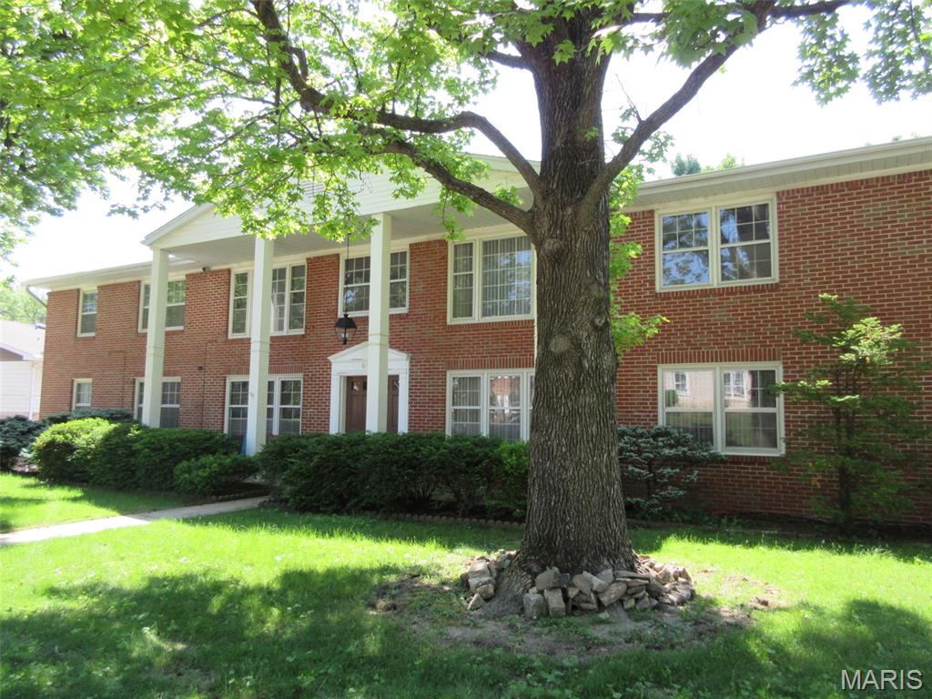 604 Thunderbird Court — photo