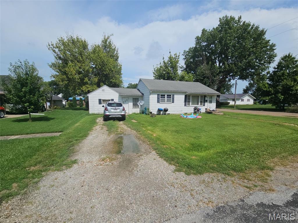 213 E Woodlawn Street — photo
