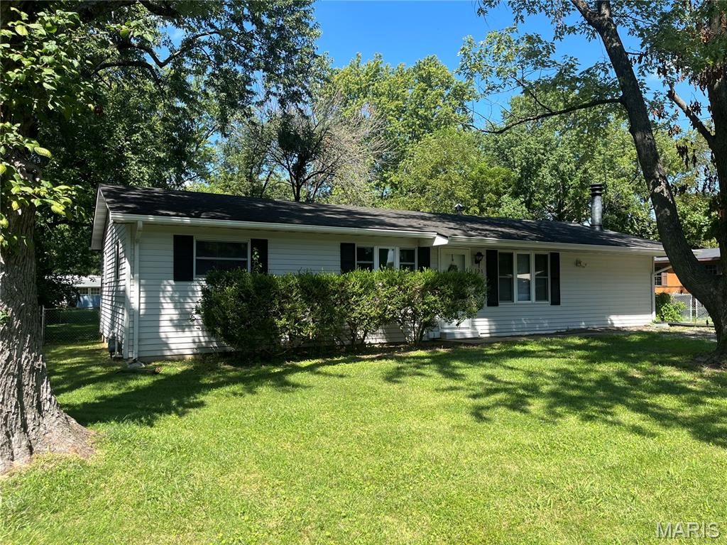 121 Richmond Drive — photo