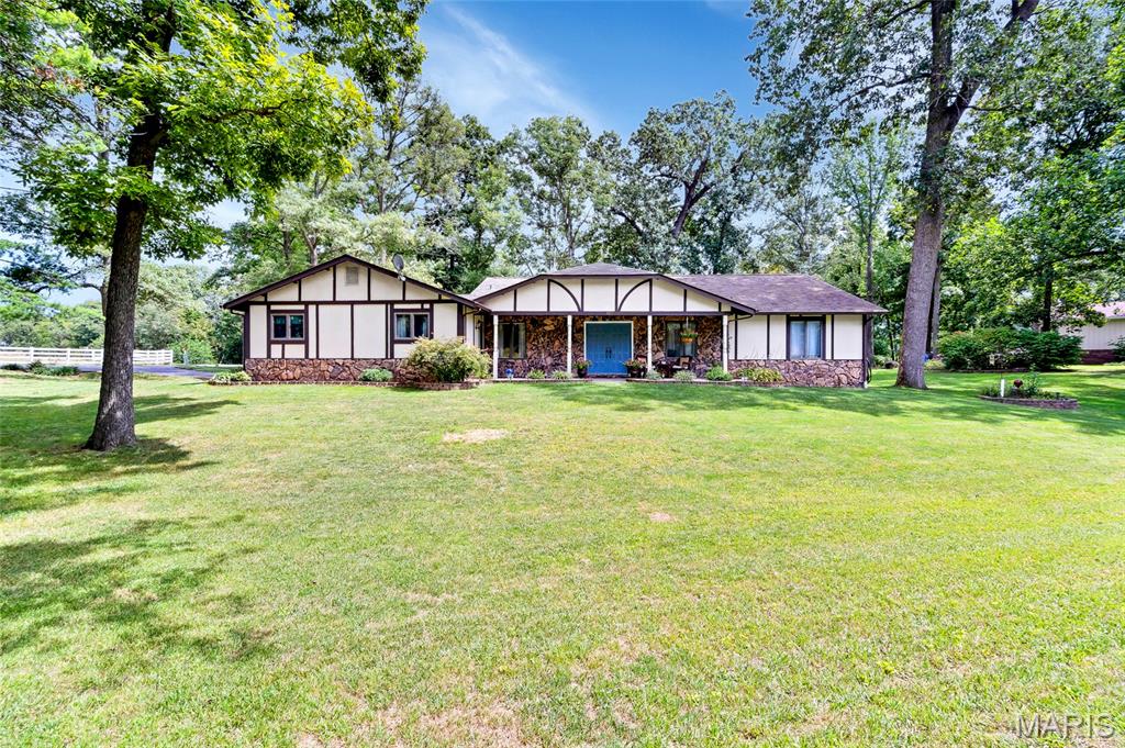 100 Lakewood Drive — photo