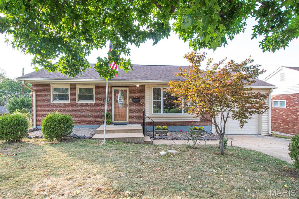 7045 Parkwood Street — photo