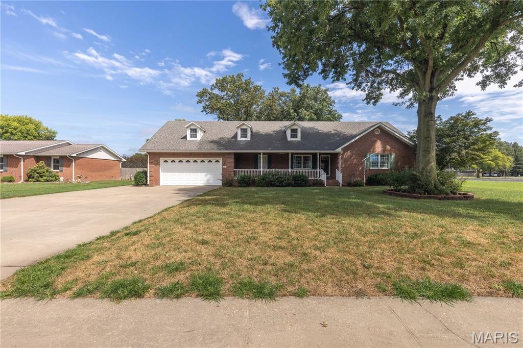 210 Holmes Drive — photo