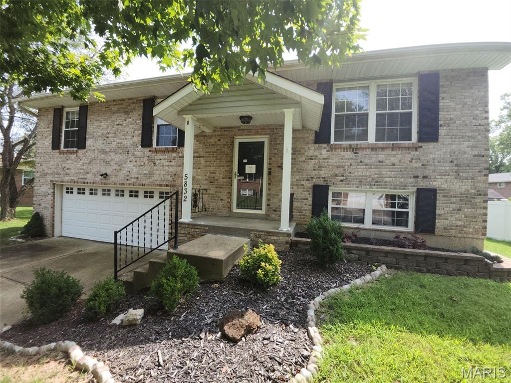 5832 Blackberry Drive — photo